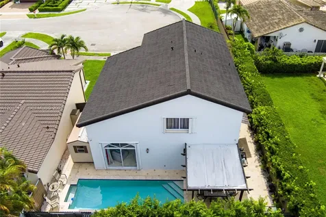 1084 SW 142nd Place Miami FL 33184