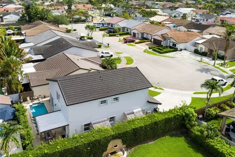 1084 SW 142nd Place Miami FL 33184