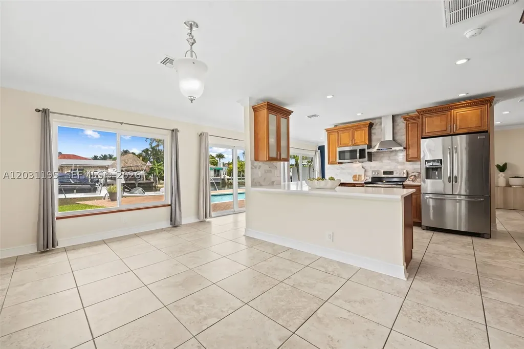 370 SE 12th Avenue Pompano Beach FL 33060