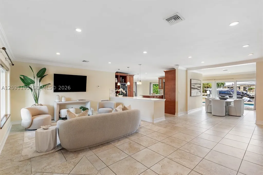 370 SE 12th Avenue Pompano Beach FL 33060