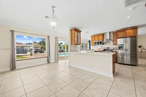 370 SE 12th Avenue Pompano Beach FL 33060