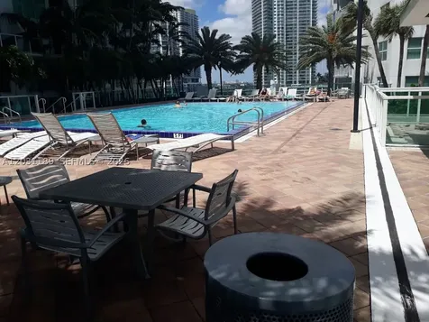 31 SE 5th Street Miami FL 33131