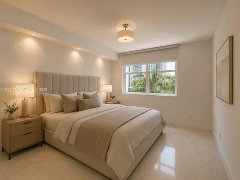 31 SE 5th Street Miami FL 33131