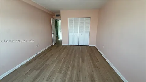 400 Kings Point Drive Sunny Isles Beach FL 33160