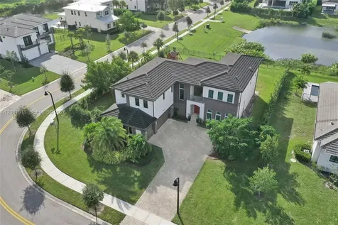 6804 N Stillwater Shores Drive Davie FL 33314