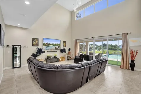 6804 N Stillwater Shores Drive Davie FL 33314