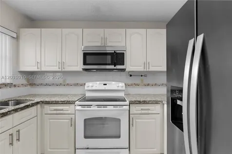 330 NW 114th Avenue Sweetwater FL 33172
