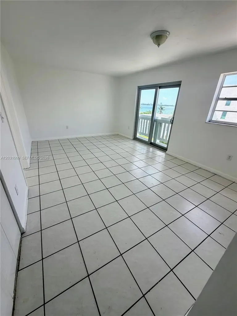 2001 Bay Drive Miami Beach FL 33141