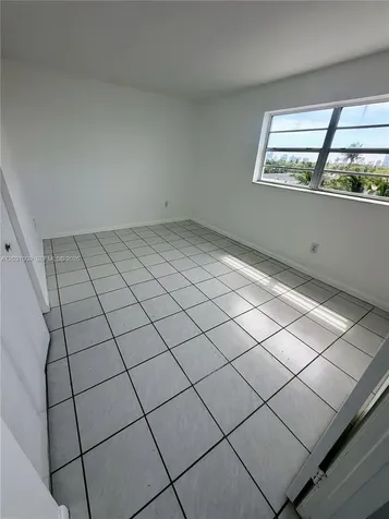 2001 Bay Drive Miami Beach FL 33141