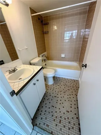2001 Bay Drive Miami Beach FL 33141