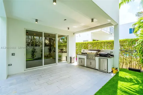 10267 NW 75th Terrace Doral FL 33178
