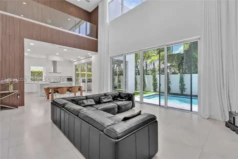 10267 NW 75th Terrace Doral FL 33178