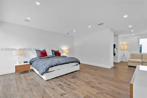 10267 NW 75th Terrace Doral FL 33178