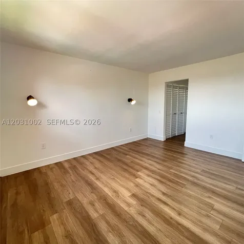 8425 NW 8th Street Miami FL 33126