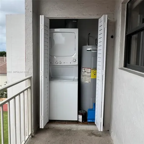 8425 NW 8th Street Miami FL 33126