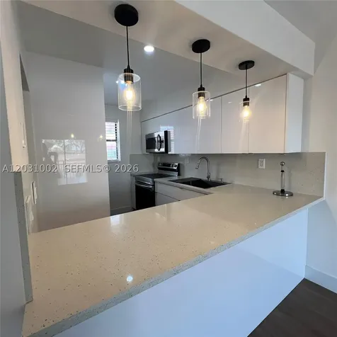 8425 NW 8th Street Miami FL 33126