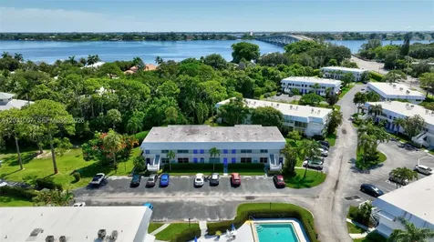 2929 SE Ocean Boulevard Stuart FL 34996