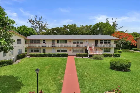 47 Camden West Palm Beach FL 33417