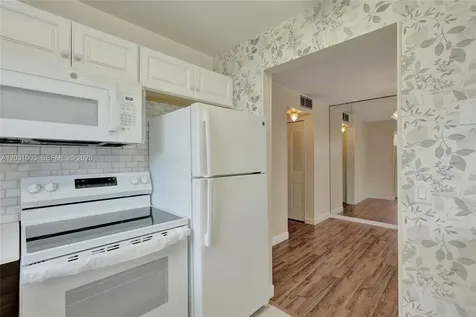 47 Camden West Palm Beach FL 33417