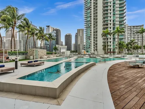 90 SW 3rd Street Miami FL 33130