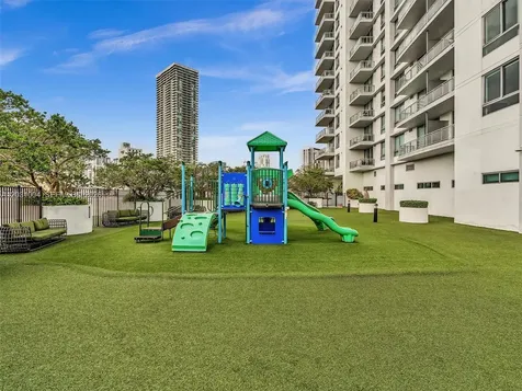 90 SW 3rd Street Miami FL 33130
