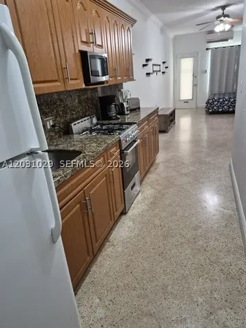 6490 Collins Avenue Miami Beach FL 33141