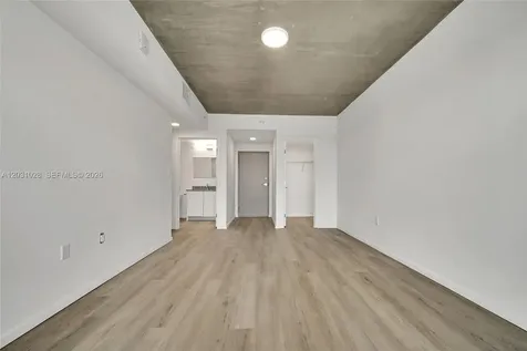 475 NE 125th North Miami FL 33161