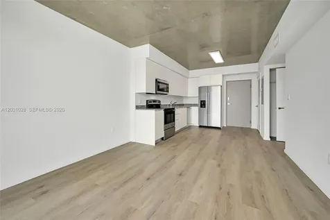 475 NE 125th North Miami FL 33161