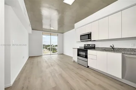 475 NE 125th North Miami FL 33161
