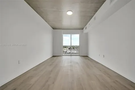 475 NE 125th North Miami FL 33161