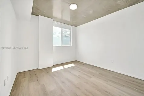 475 NE 125th North Miami FL 33161
