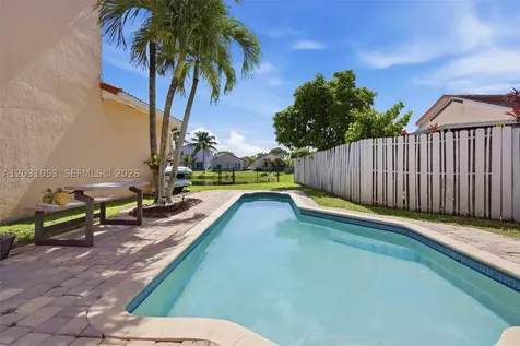 2160 NW 188th Terrace Pembroke Pines FL 33029