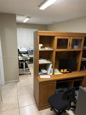 1750 W 39th Place Hialeah FL 33012