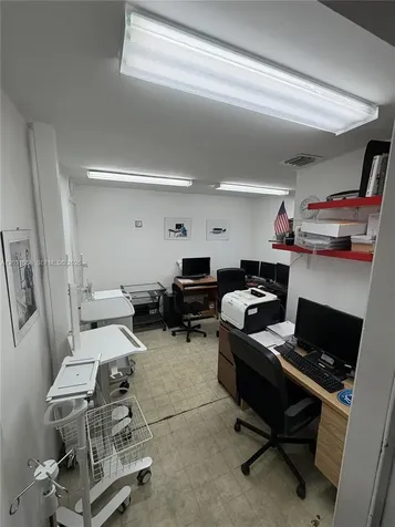 1750 W 39th Place Hialeah FL 33012