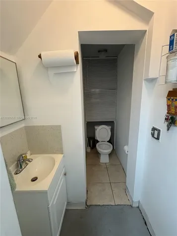 1750 W 39th Place Hialeah FL 33012