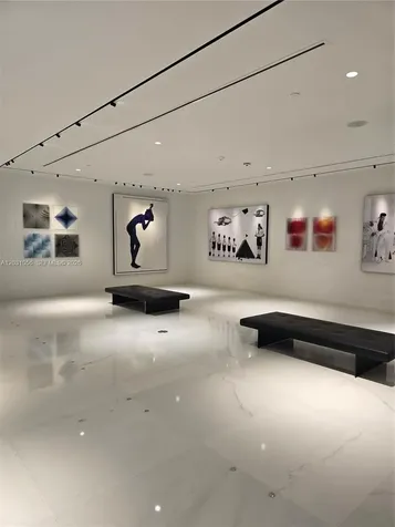300 Biscayne Blvd Way Miami FL 33131