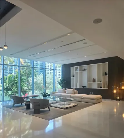 300 Biscayne Blvd Way Miami FL 33131