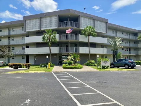 2801 NW 47th Terrace Lauderdale Lakes FL 33313