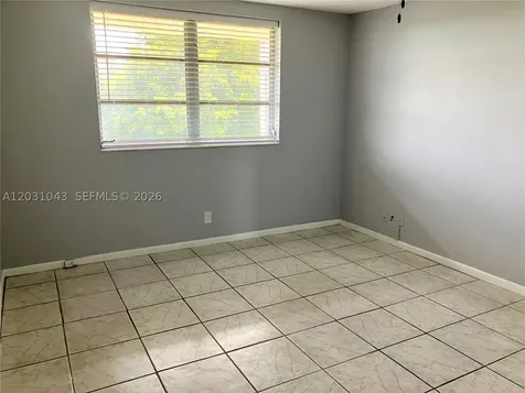2801 NW 47th Terrace Lauderdale Lakes FL 33313