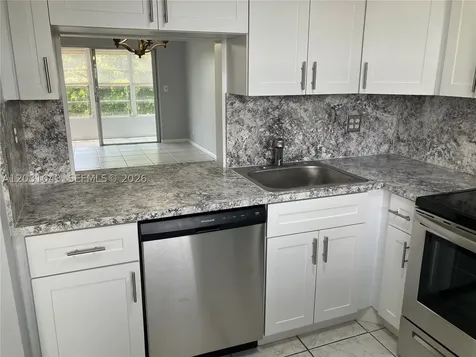 2801 NW 47th Terrace Lauderdale Lakes FL 33313