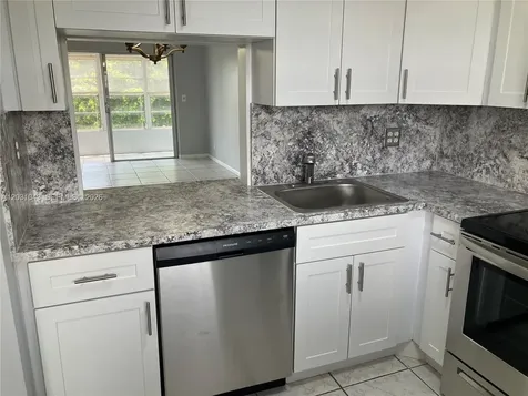 2801 NW 47th Terrace Lauderdale Lakes FL 33313