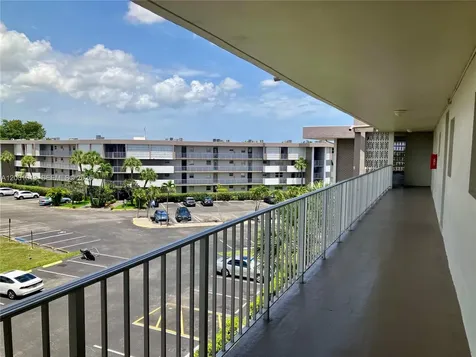2801 NW 47th Terrace Lauderdale Lakes FL 33313