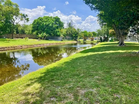 2801 NW 47th Terrace Lauderdale Lakes FL 33313