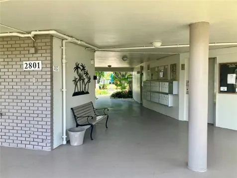 2801 NW 47th Terrace Lauderdale Lakes FL 33313