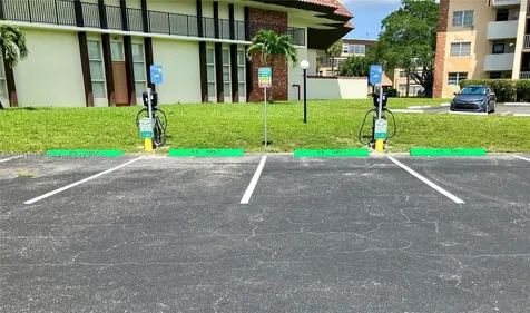 2801 NW 47th Terrace Lauderdale Lakes FL 33313