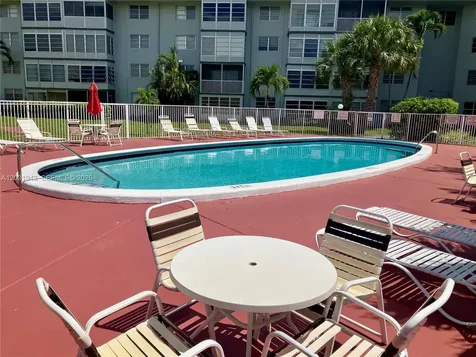 2801 NW 47th Terrace Lauderdale Lakes FL 33313