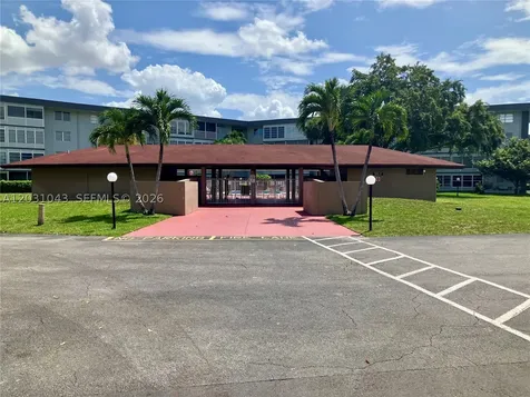 2801 NW 47th Terrace Lauderdale Lakes FL 33313