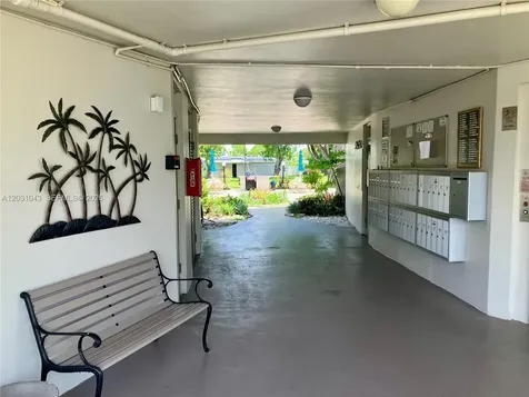 2801 NW 47th Terrace Lauderdale Lakes FL 33313