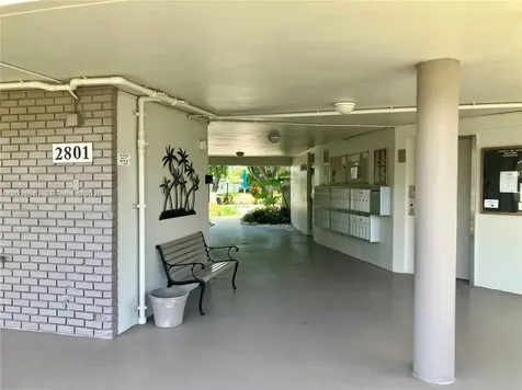 2801 NW 47th Terrace Lauderdale Lakes FL 33313