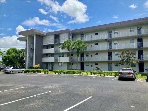 2801 NW 47th Terrace Lauderdale Lakes FL 33313